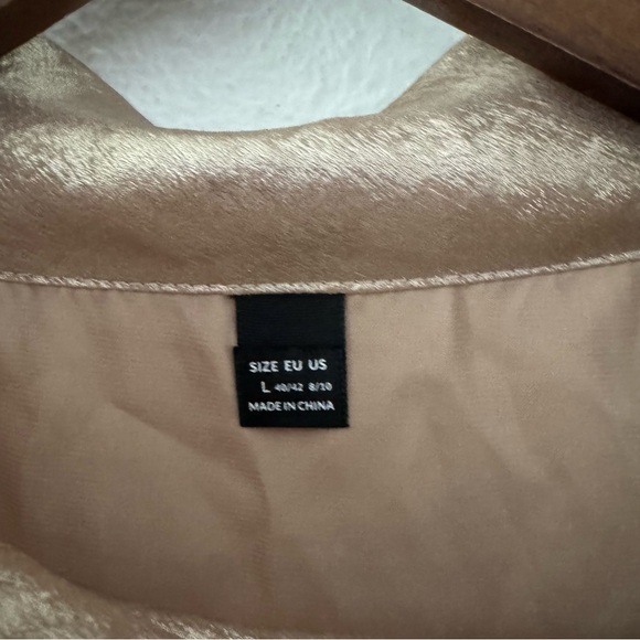 Metallic Gold Tie Neck Blouse Large 8/10 Statement Elegant Holiday Party Layer - Picture 8 of 12